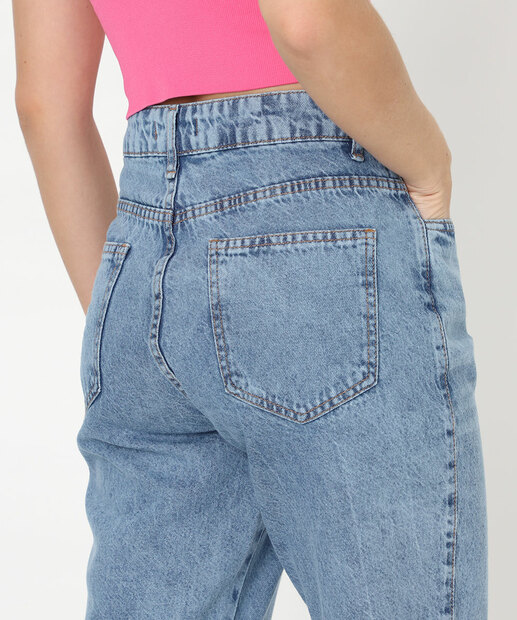 Calça Mom Jeans Bordado Flores Bolsos Azul
