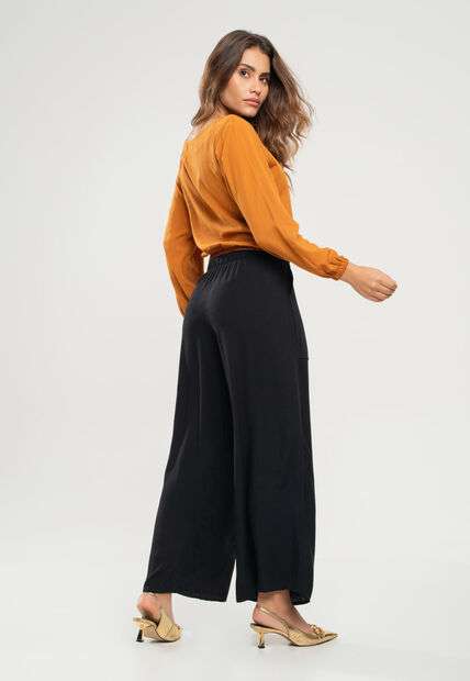 Calça Pantalona Com Bolso Viscolinho Preto Salvatore Fashion