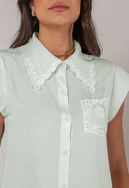 Image_Blusa Alfaiataria Com Gola Em Renda E Bolso Decorado Verde Salvatore